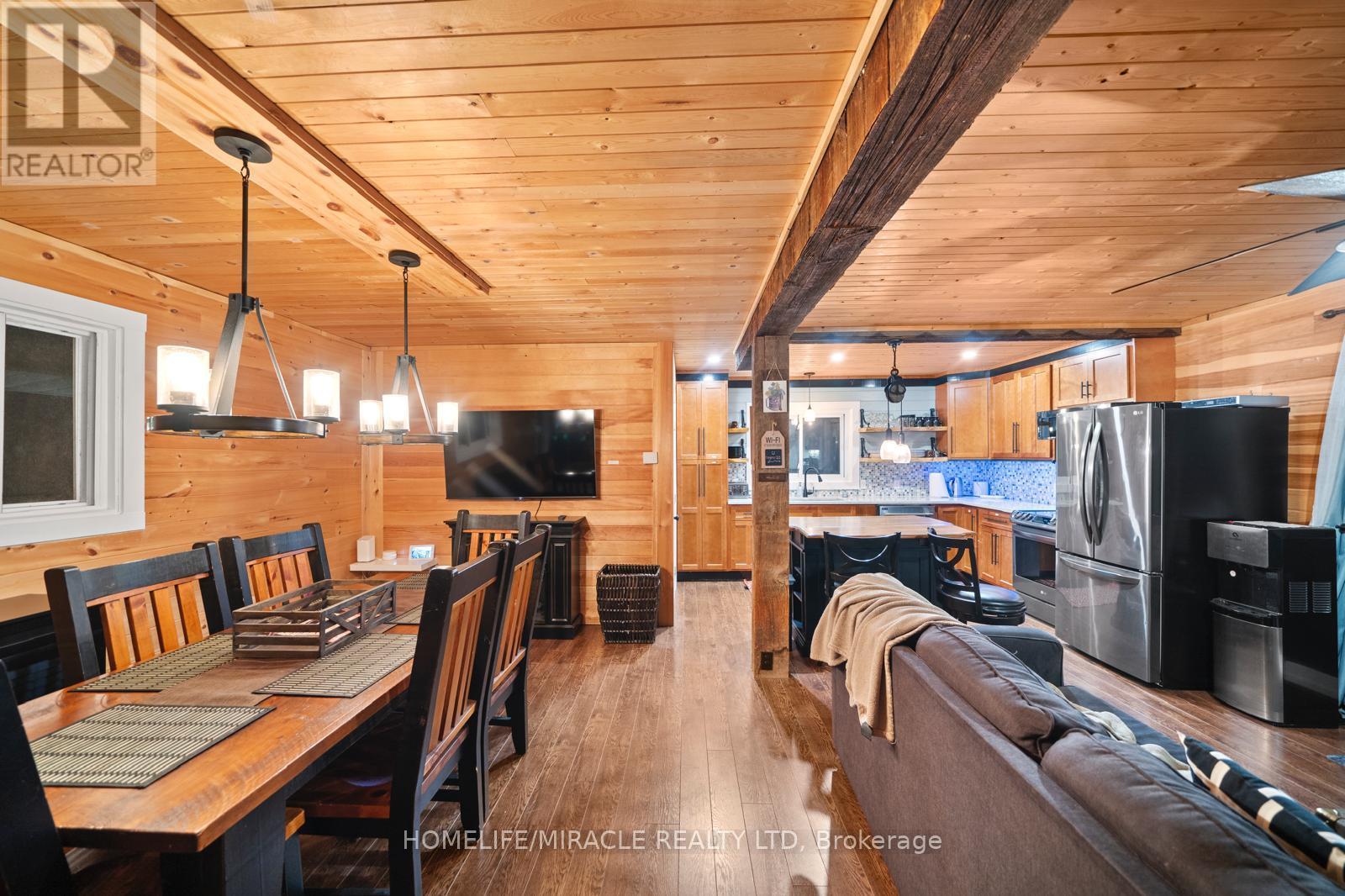 11278 Loyalist Parkway, Prince Edward County, ON - Indoor