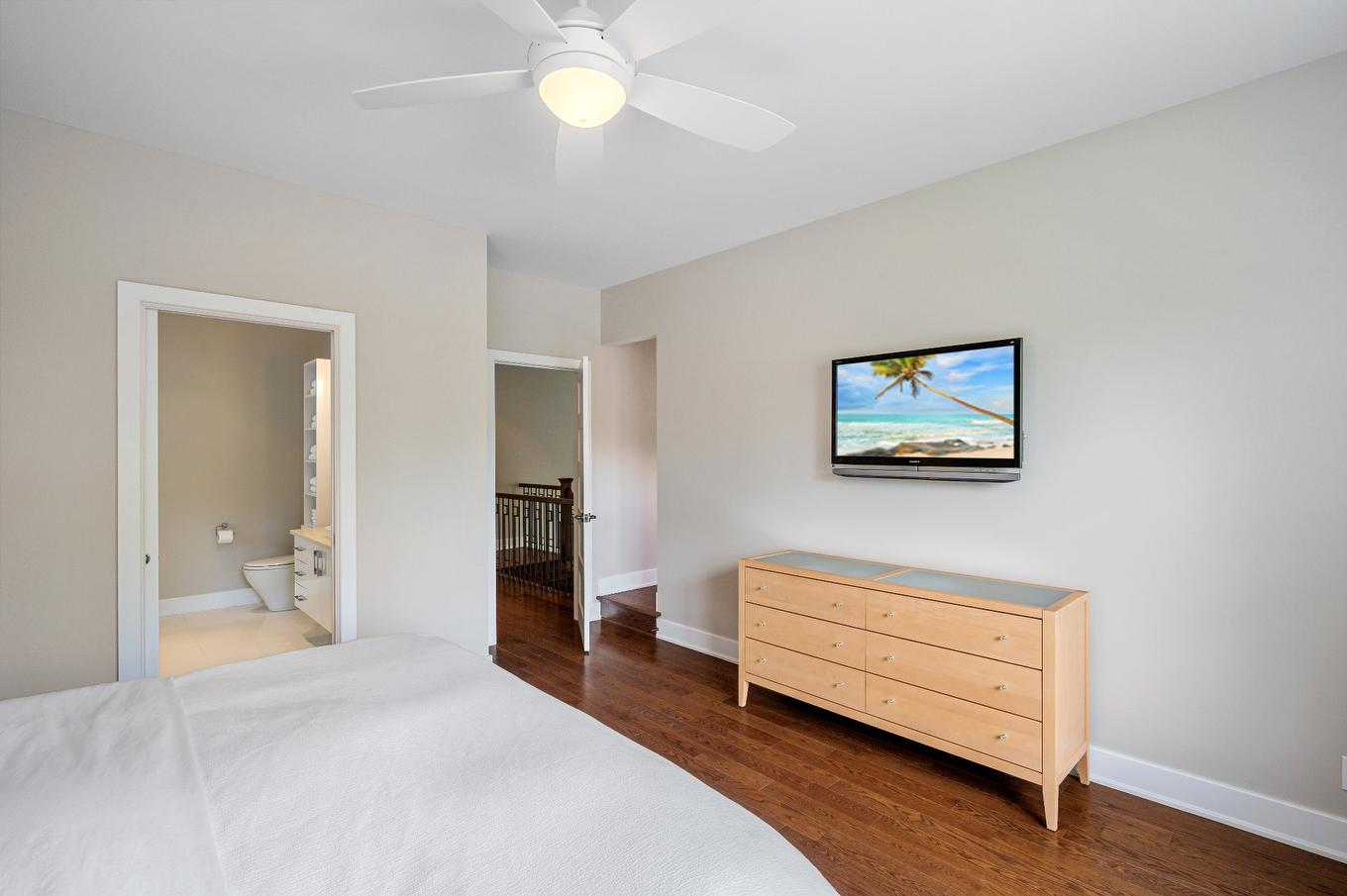 Primary bedroom - 723 Rue Des Passerins, Mont-Saint-Hilaire, QC - Indoor Photo Showing Bedroom