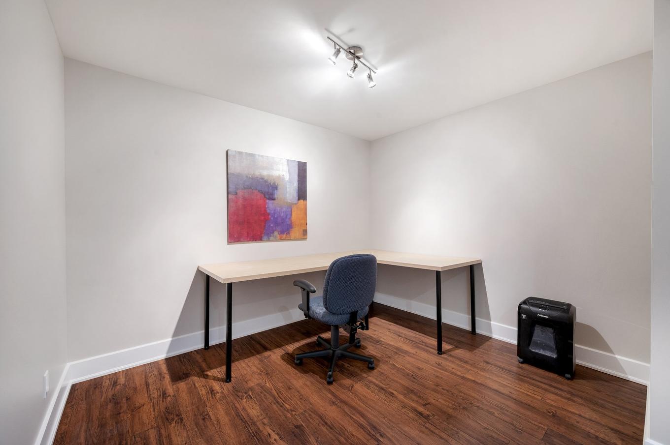 Office - 723 Rue Des Passerins, Mont-Saint-Hilaire, QC - Indoor