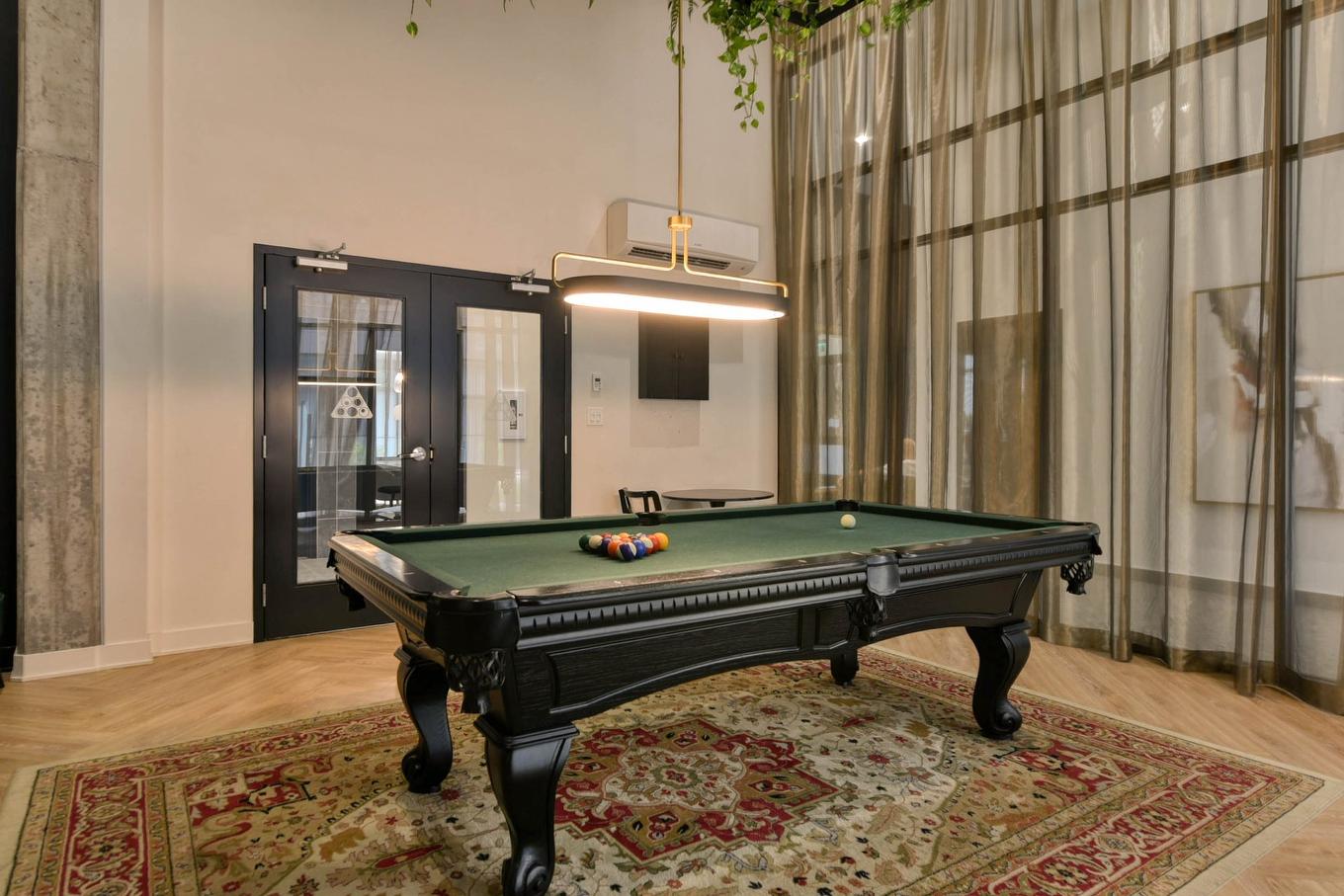 Salle communautaire - 205-3500 Boul. St-Elzear O., Laval (Chomedey), QC - Indoor Photo Showing Other Room