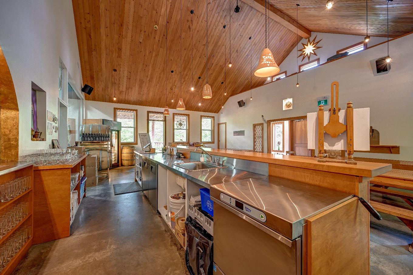 Bar - 1201 10E Avenue, Val-Morin, QC - Indoor Photo Showing Kitchen