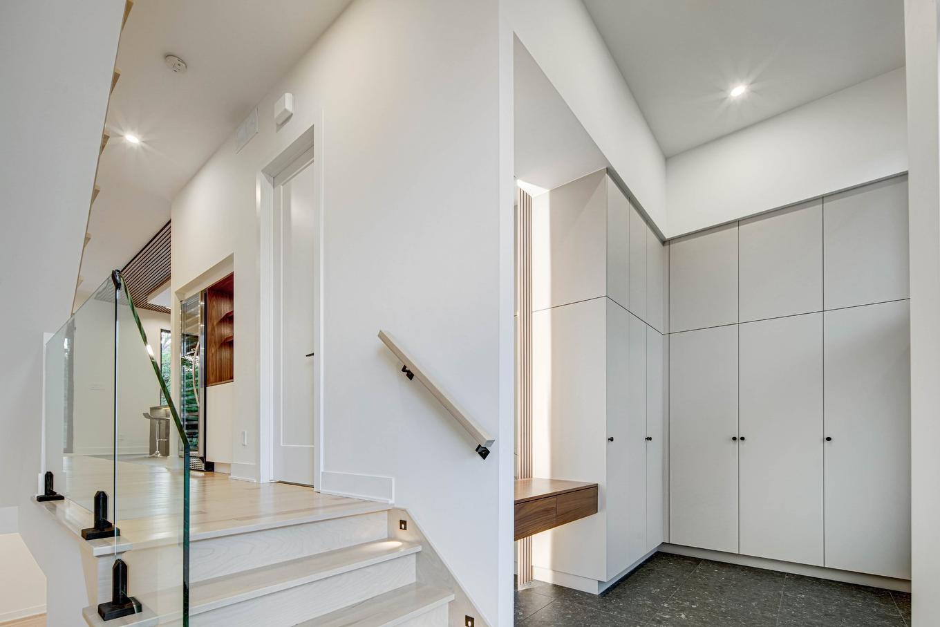 Hall - 850 Ch. Des Prairies, Brossard, QC - Indoor Photo Showing Other Room