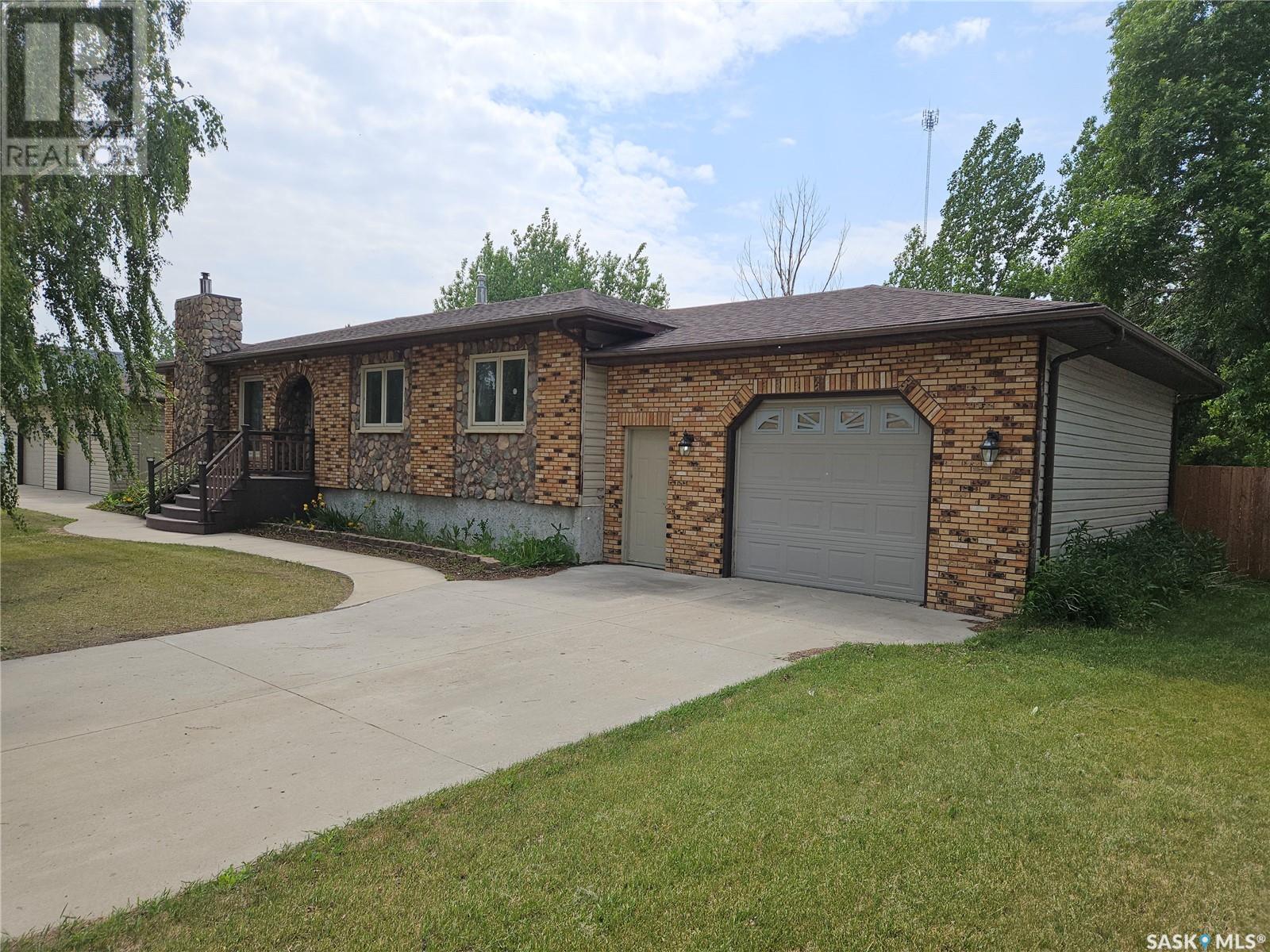 206 West 1St Street, Alida, SK - Outdoor