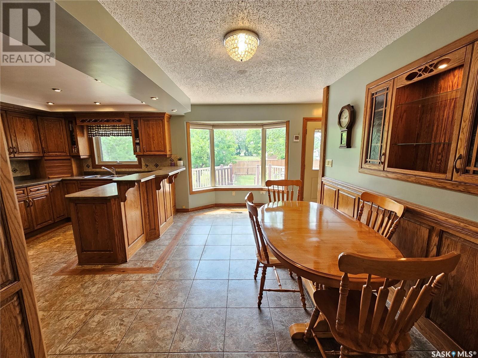 206 West 1St Street, Alida, SK - Indoor Photo Showing Dining Room