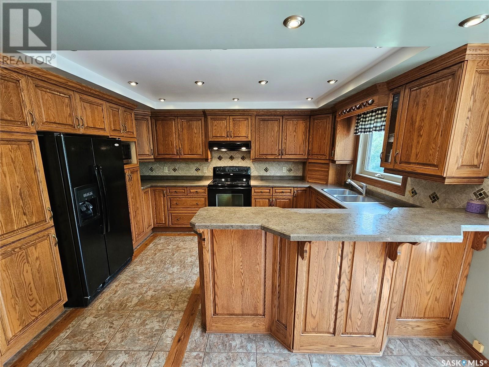 206 West 1St Street, Alida, SK - Indoor Photo Showing Kitchen With Double Sink