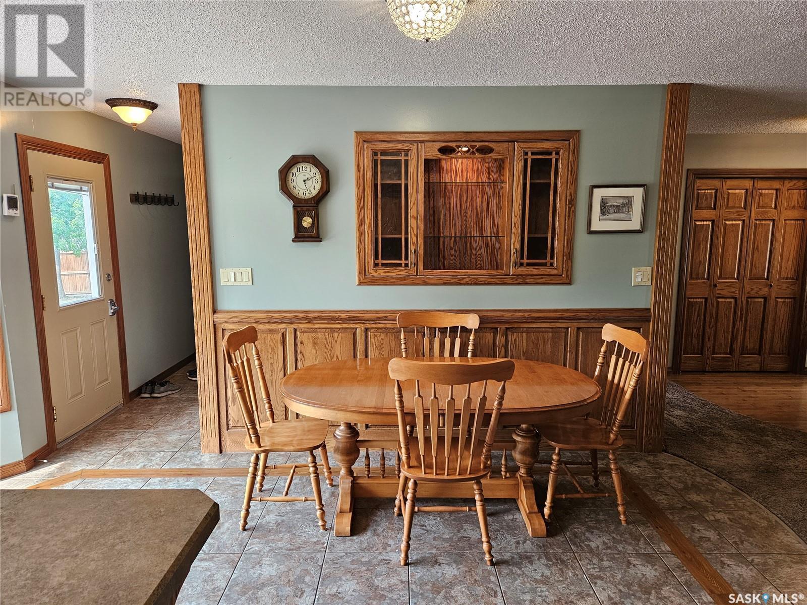 206 West 1St Street, Alida, SK - Indoor Photo Showing Dining Room