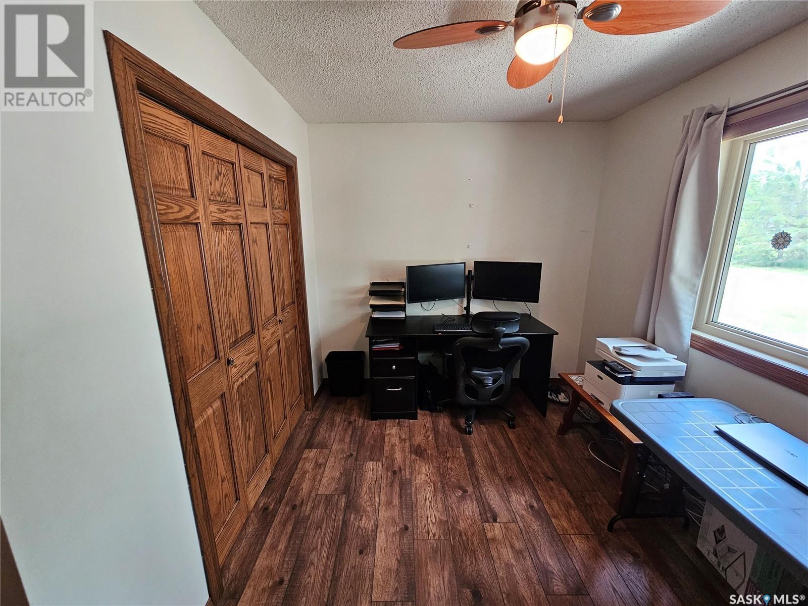 206 West 1St Street, Alida, SK - Indoor