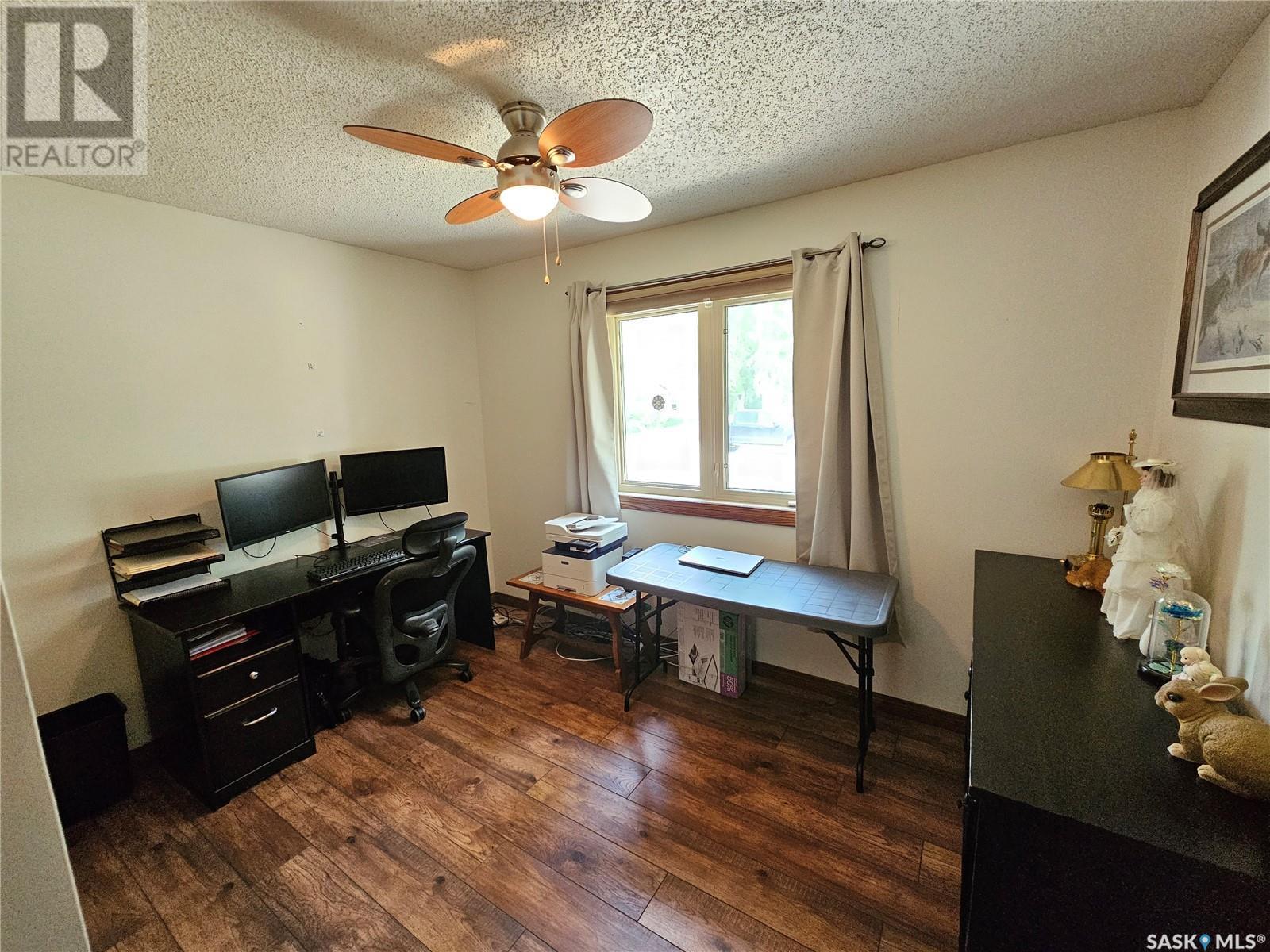 206 West 1St Street, Alida, SK - Indoor Photo Showing Office