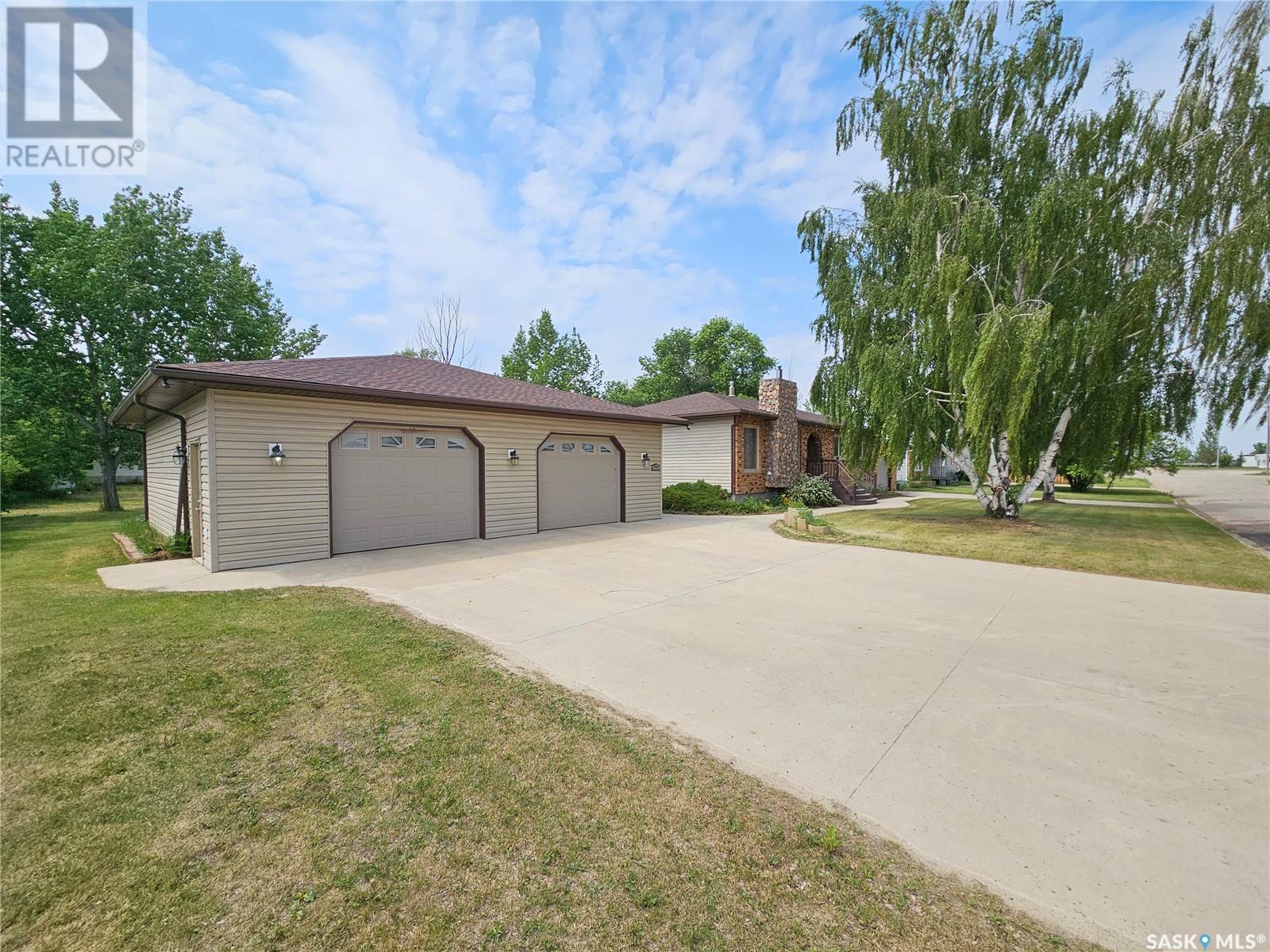 206 West 1St Street, Alida, SK - Outdoor