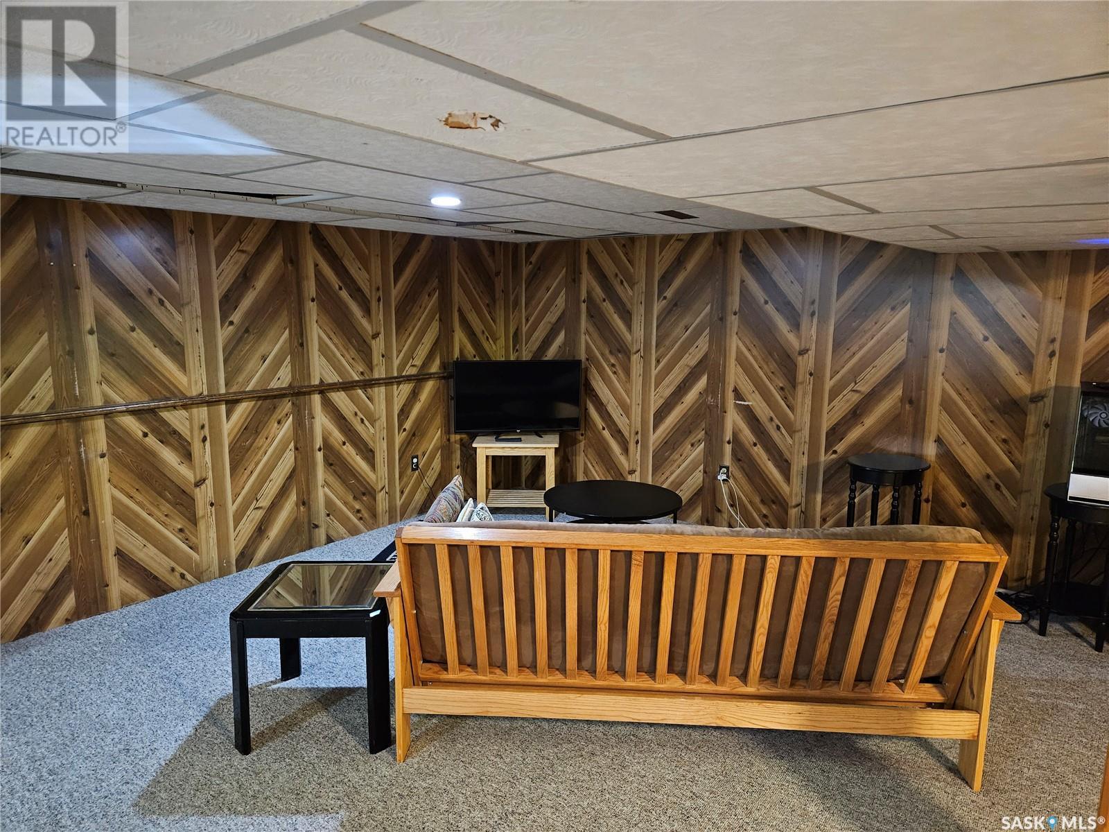 206 West 1St Street, Alida, SK - Indoor