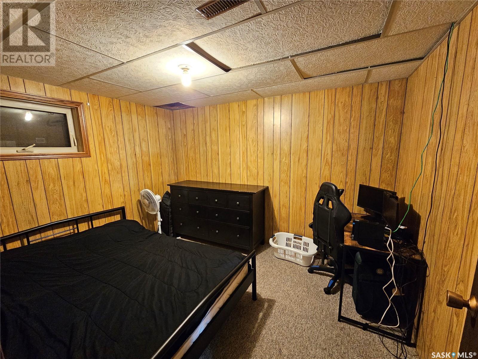 206 West 1St Street, Alida, SK - Indoor