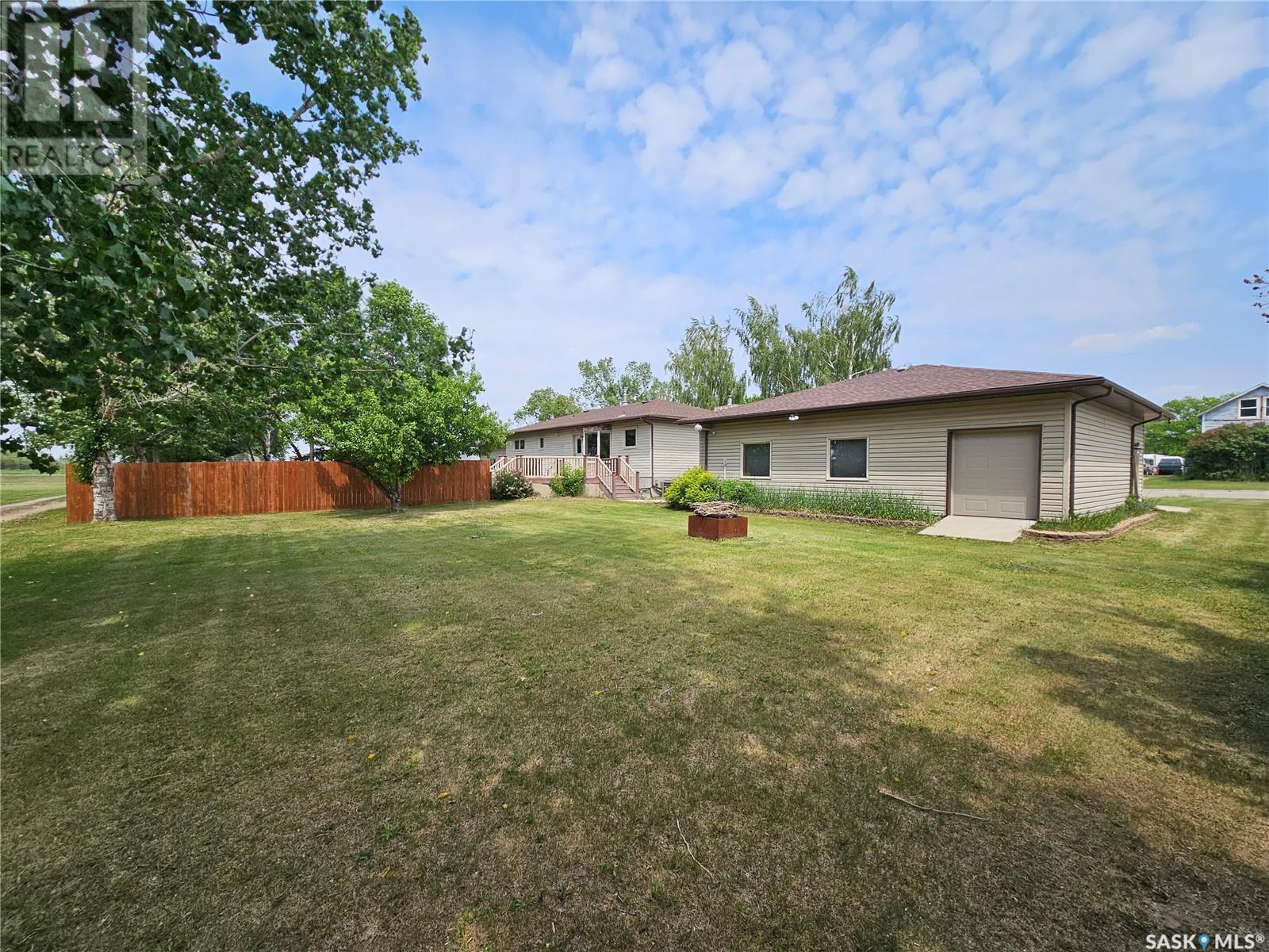 206 West 1St Street, Alida, SK - Outdoor