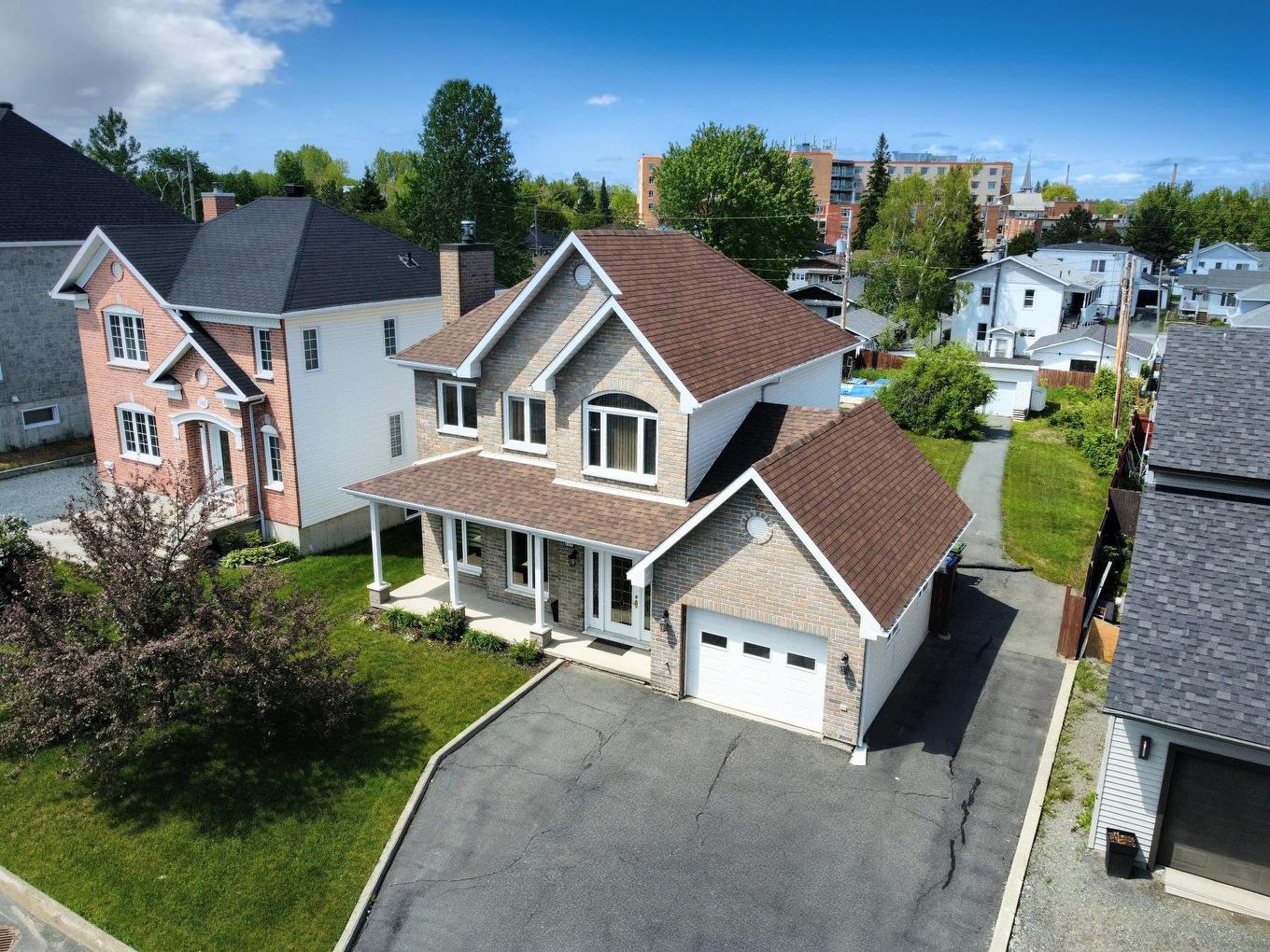 Vue d'ensemble - 149 Rue Lauzon, Rouyn-Noranda, QC - Outdoor