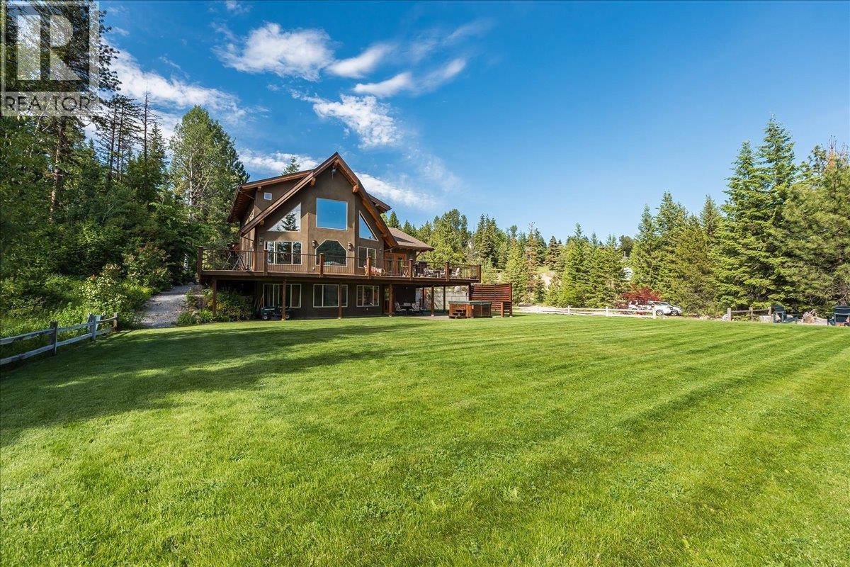 3802 Aaron Road, Nelson, BC - Outdoor With Deck Patio Veranda