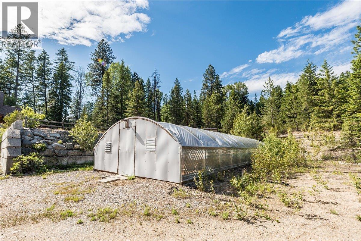 3802 Aaron Road, Nelson, BC - Outdoor