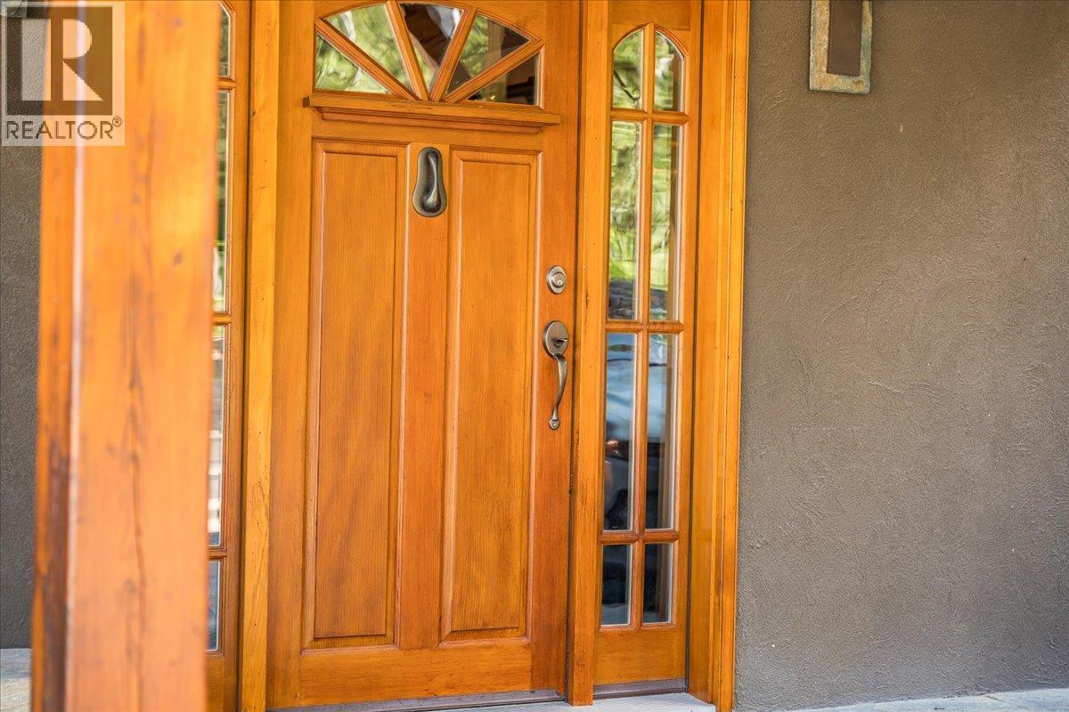 3802 Aaron Road, Nelson, BC - Indoor Photo Showing Other Room