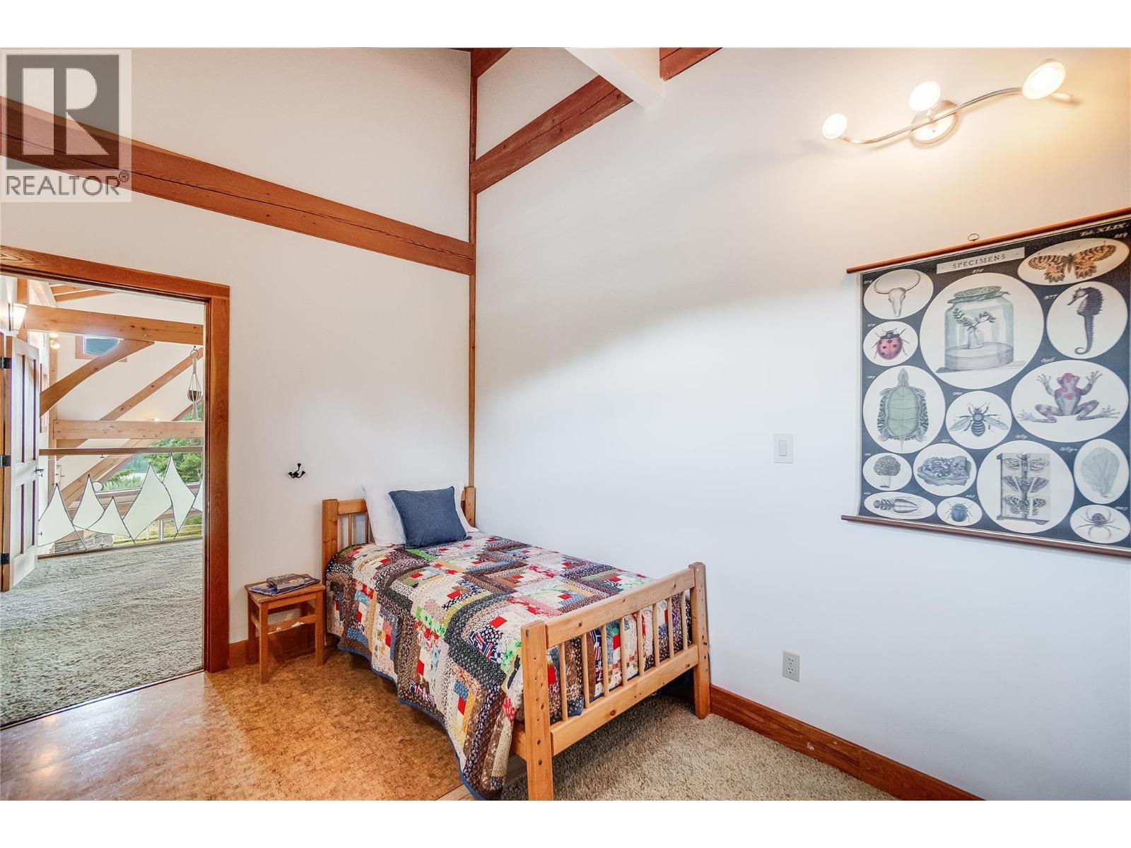 3802 Aaron Road, Nelson, BC - Indoor Photo Showing Bedroom