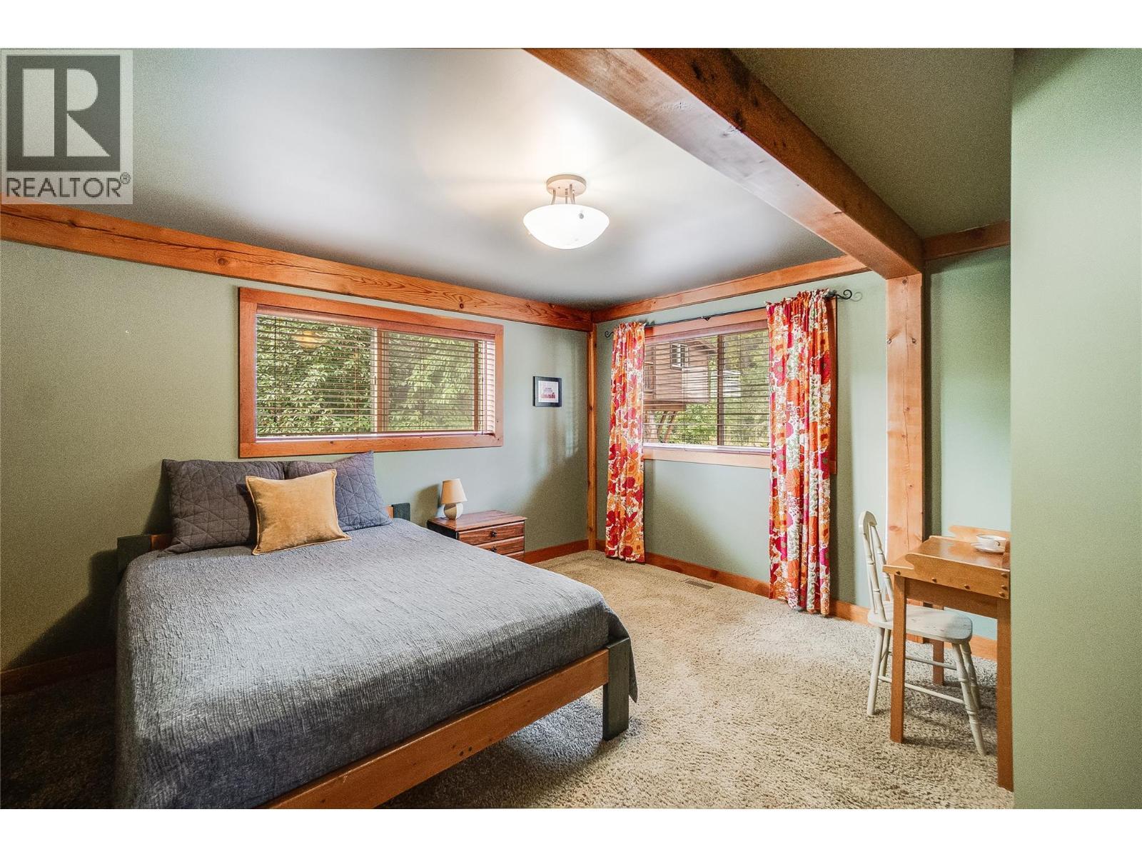 3802 Aaron Road, Nelson, BC - Indoor Photo Showing Bedroom