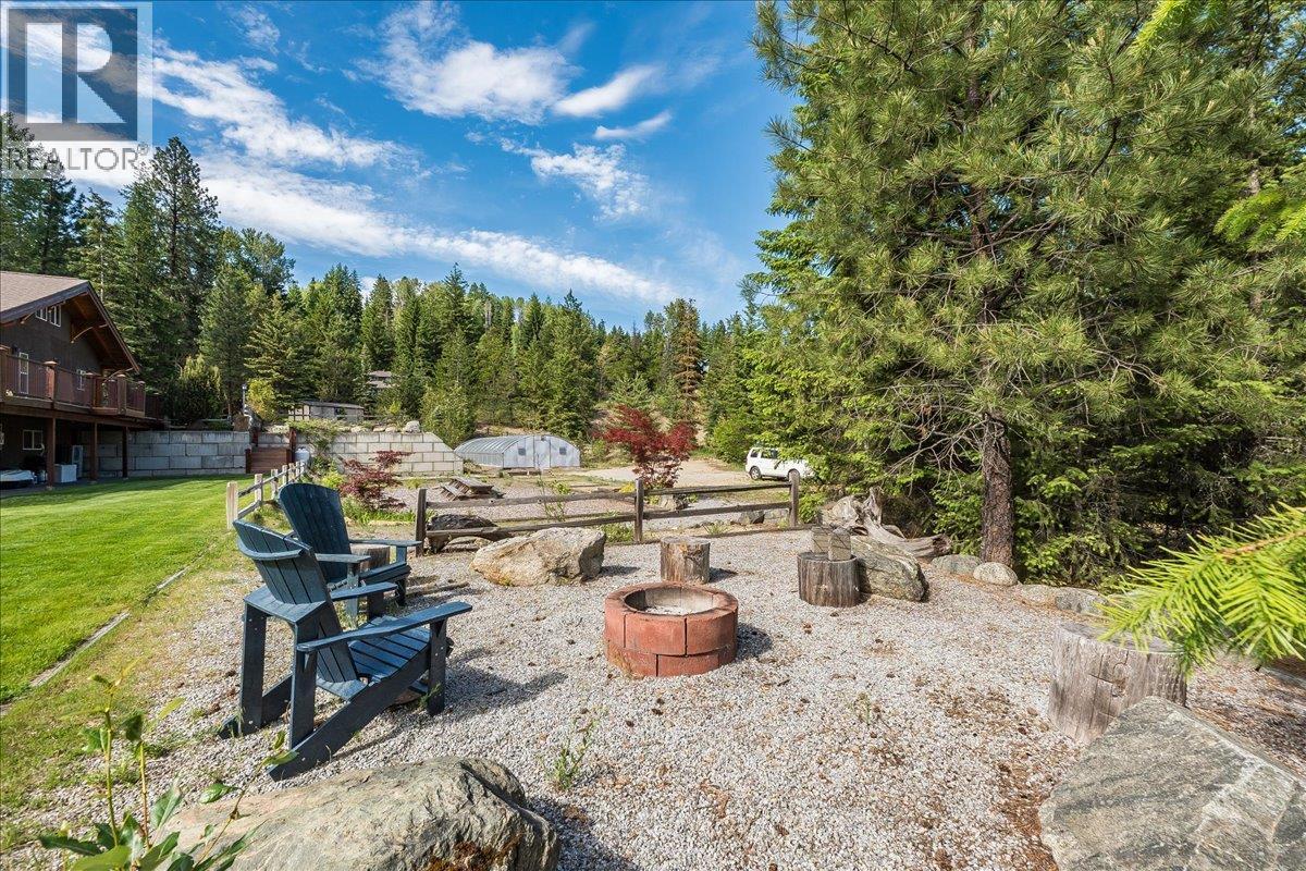 3802 Aaron Road, Nelson, BC - Outdoor