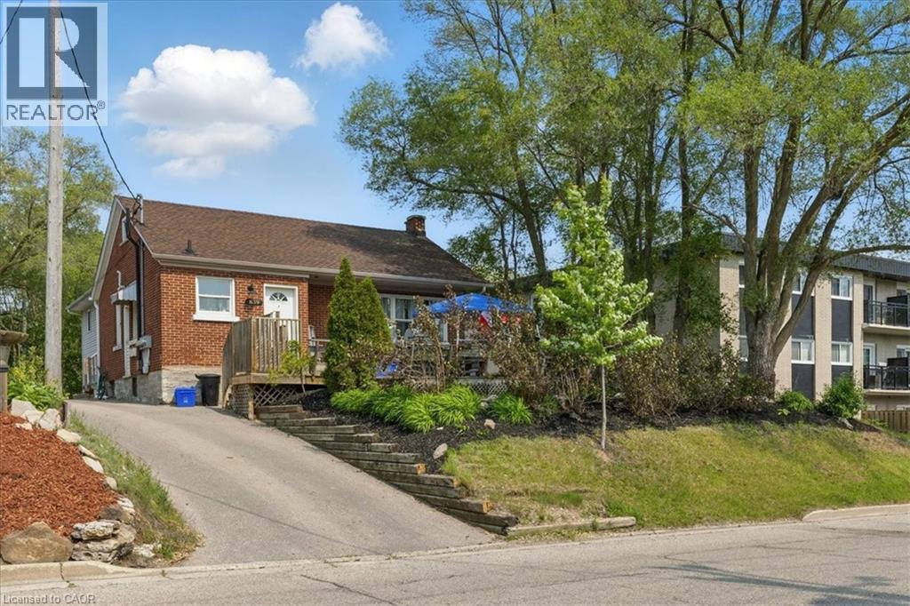 839 Stirling Avenue S, Kitchener, ON - Outdoor