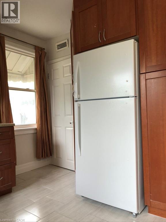 Unit 1 - 839 Stirling Avenue S, Kitchener, ON - Indoor Photo Showing Kitchen