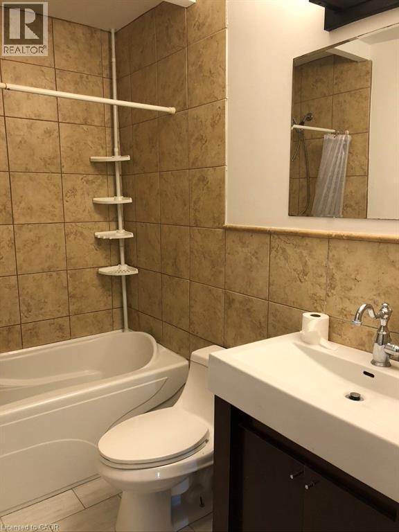 Unit 1 - 839 Stirling Avenue S, Kitchener, ON - Indoor Photo Showing Bathroom