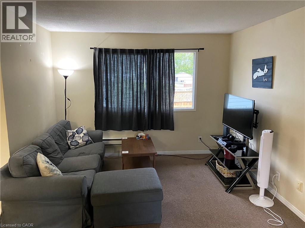Unit 2 - 839 Stirling Avenue S, Kitchener, ON - Indoor Photo Showing Other Room