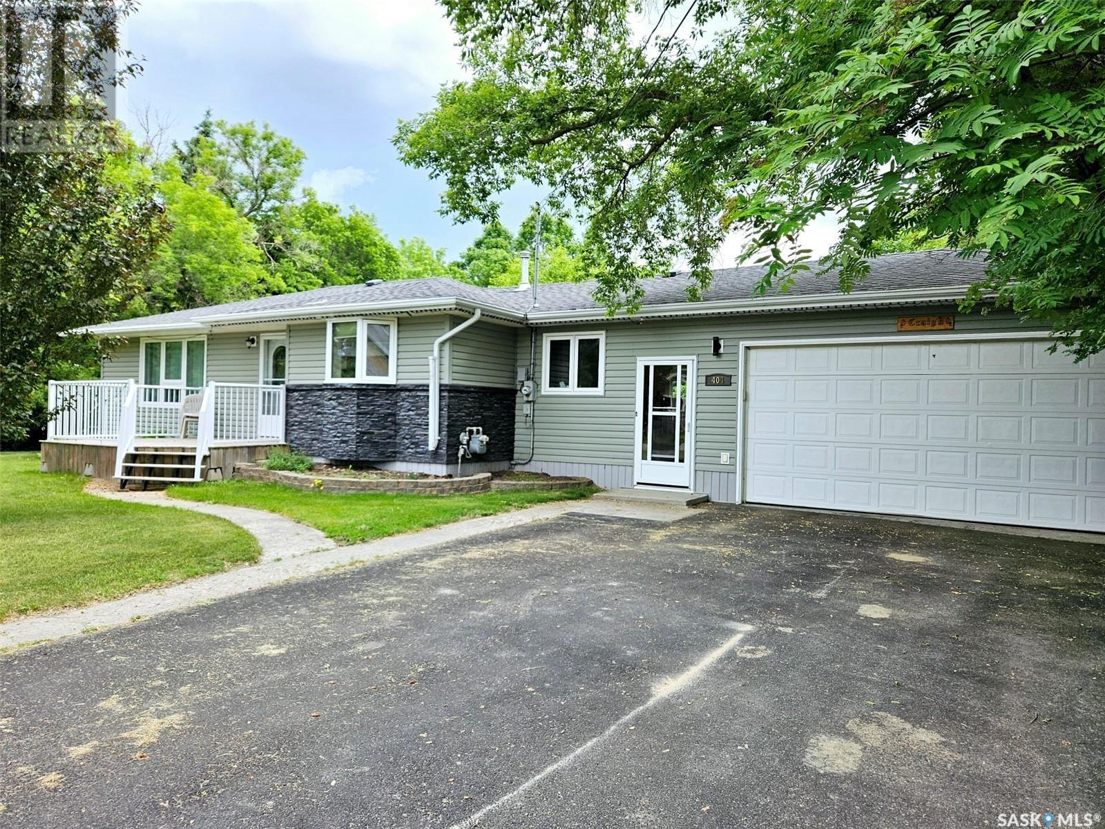 404 Manor Street, Arcola, SK - Outdoor