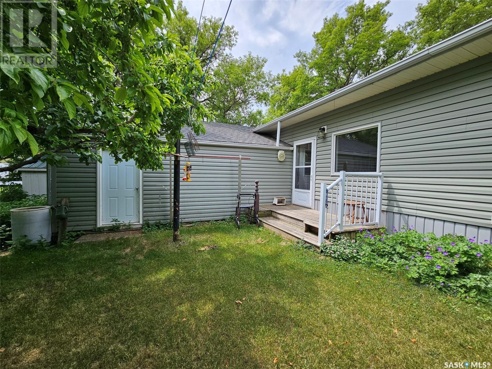 404 Manor Street, Arcola, SK - Outdoor With Exterior