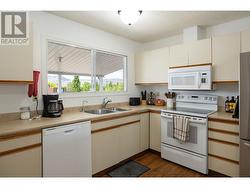 Functional kitchen with a view -