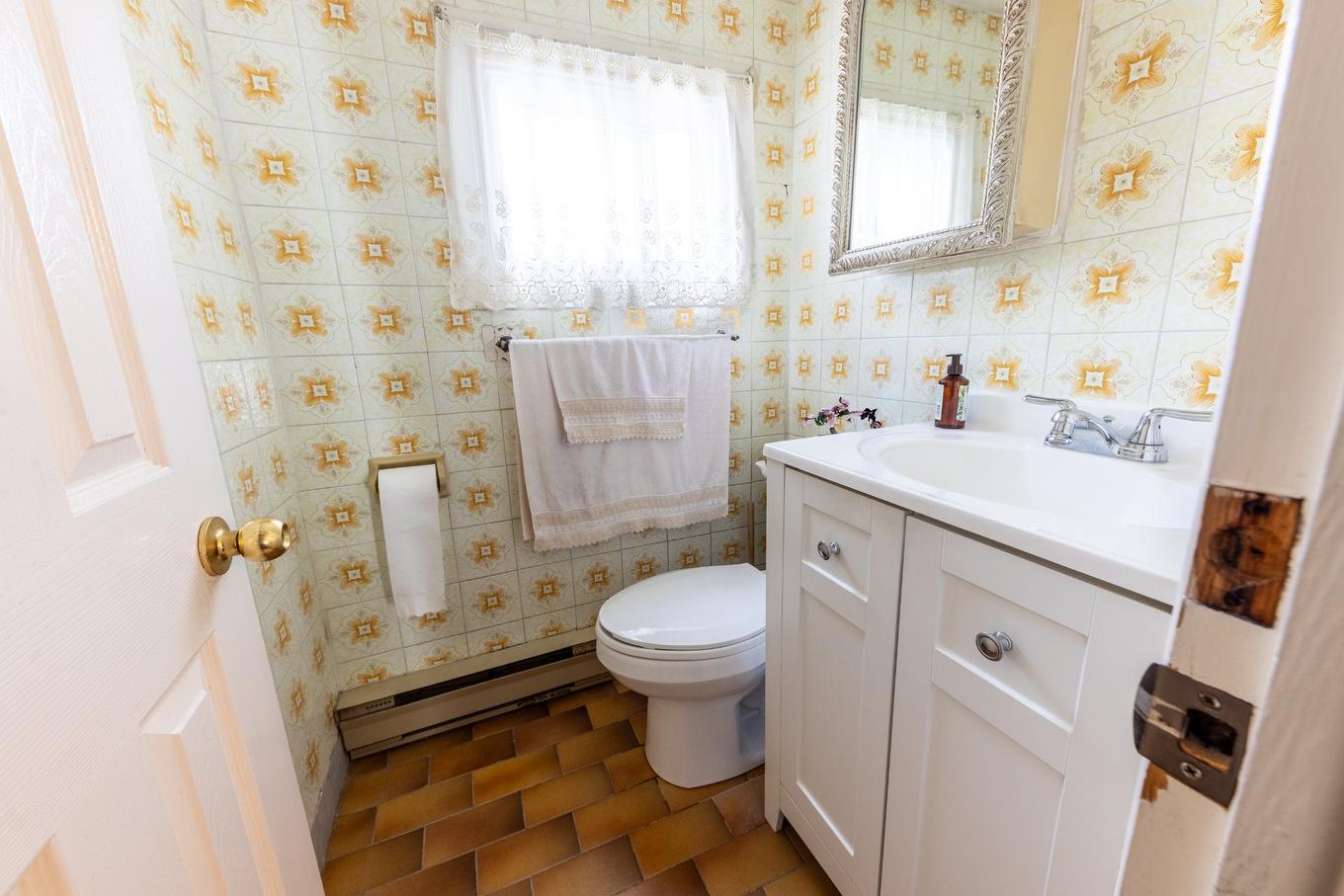 Salle d'eau - 6316 Rue Larrieu, Montréal (Saint-Léonard), QC - Indoor Photo Showing Bathroom