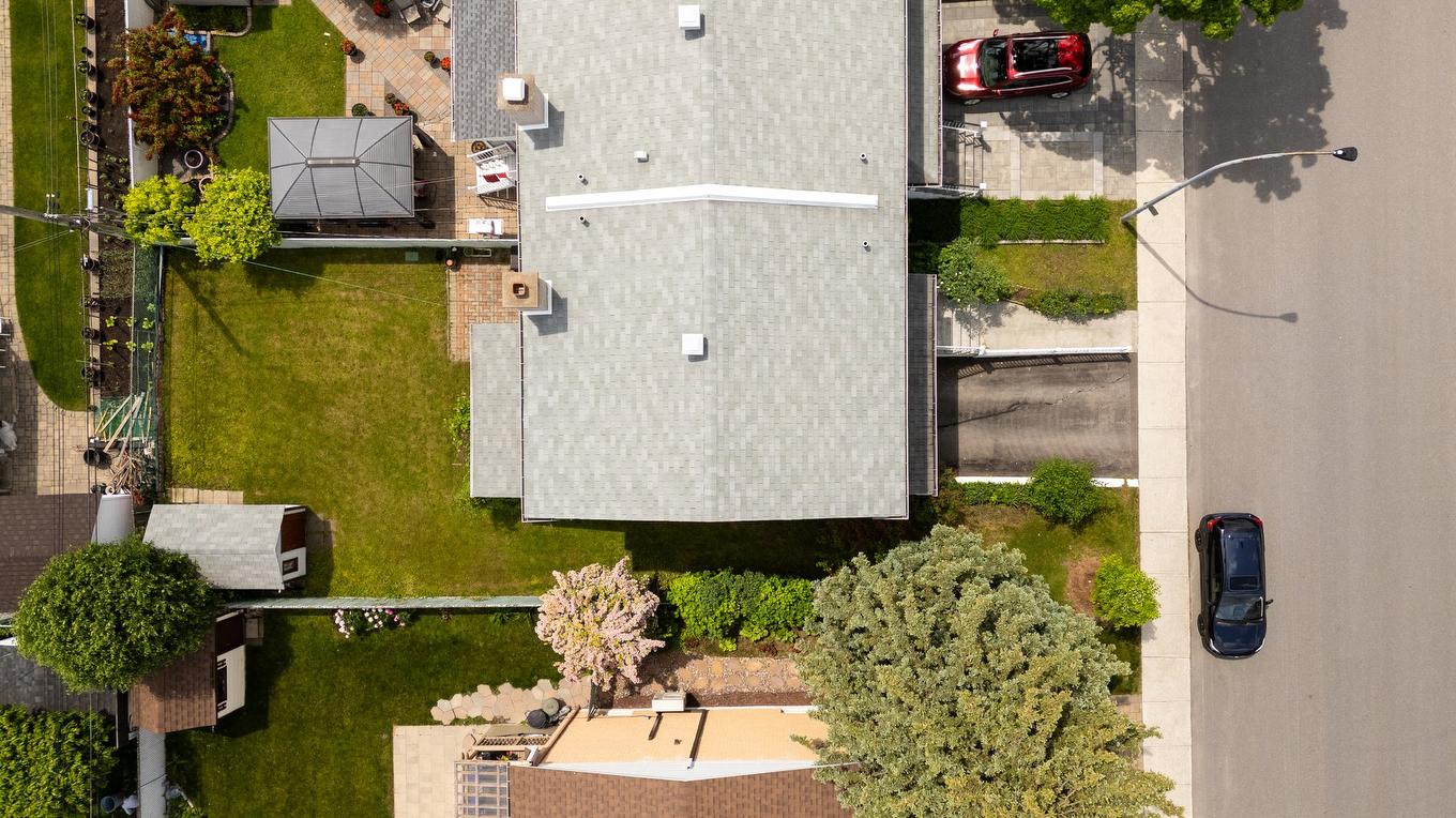 Photo aérienne - 6316 Rue Larrieu, Montréal (Saint-Léonard), QC - Outdoor