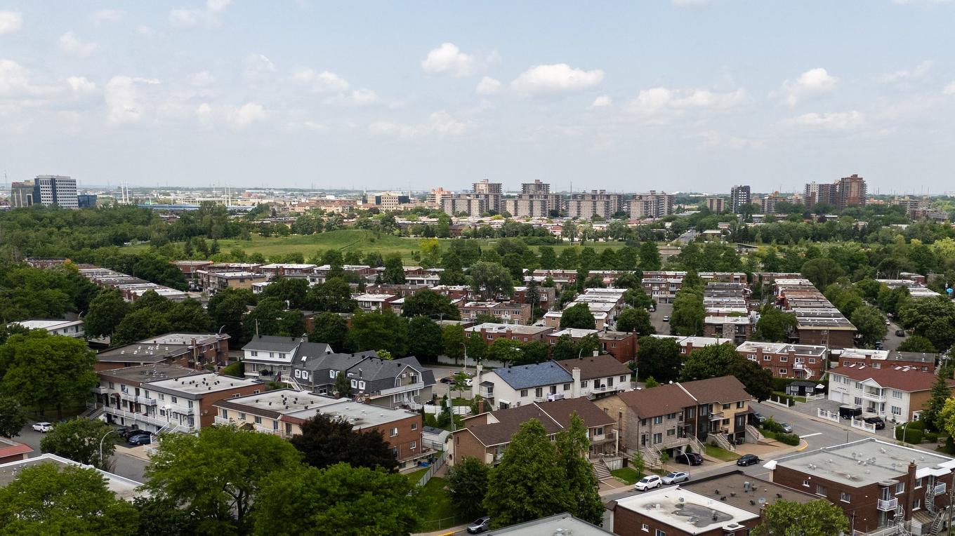 Photo aérienne - 6316 Rue Larrieu, Montréal (Saint-Léonard), QC - Outdoor With View