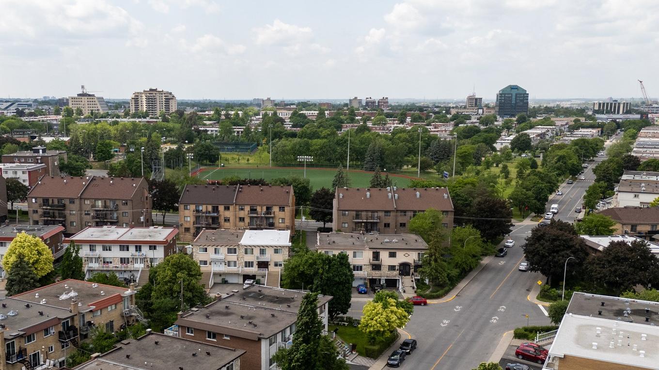 Photo aérienne - 6316 Rue Larrieu, Montréal (Saint-Léonard), QC - Outdoor With View