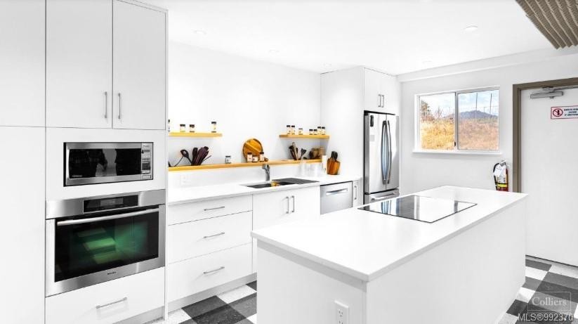 10555 West Saanich Rd, North Saanich, BC