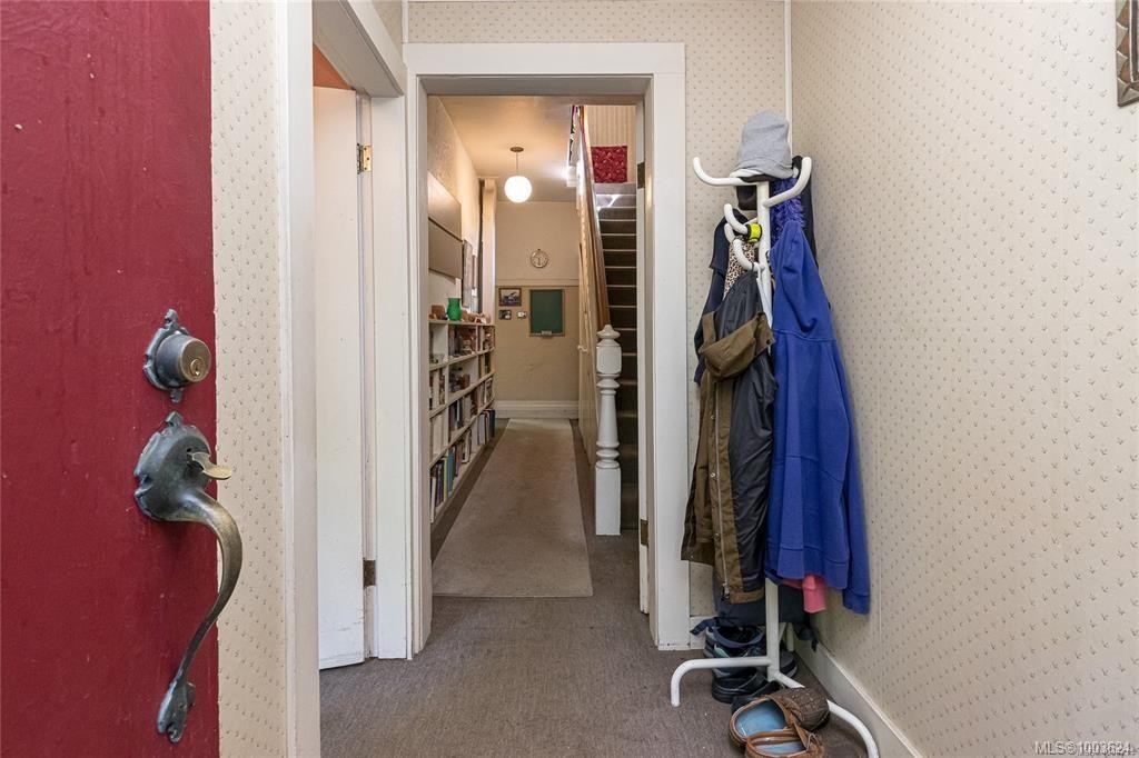 1794 Midgard Ave, Saanich, BC