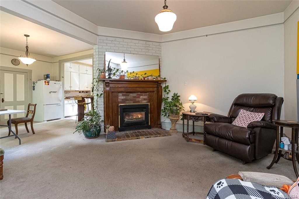 1794 Midgard Ave, Saanich, BC