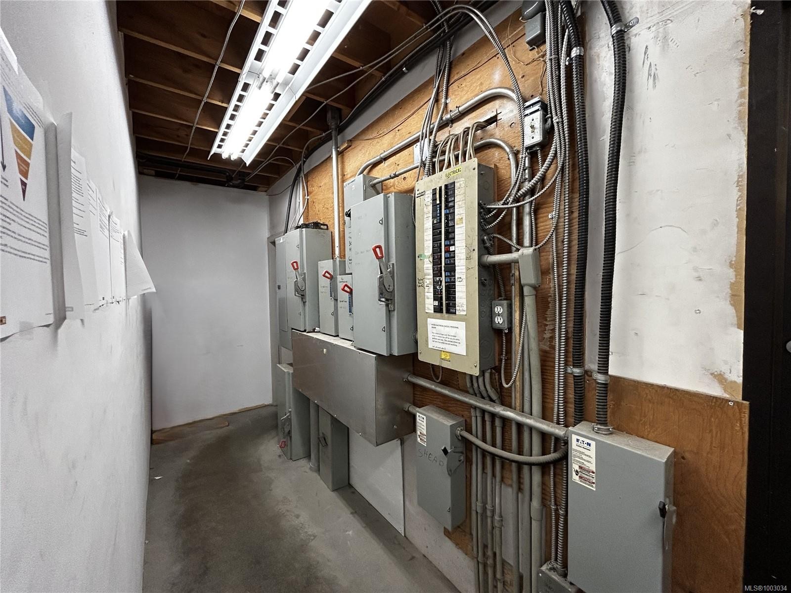 487 Burnside Rd East, Victoria, BC