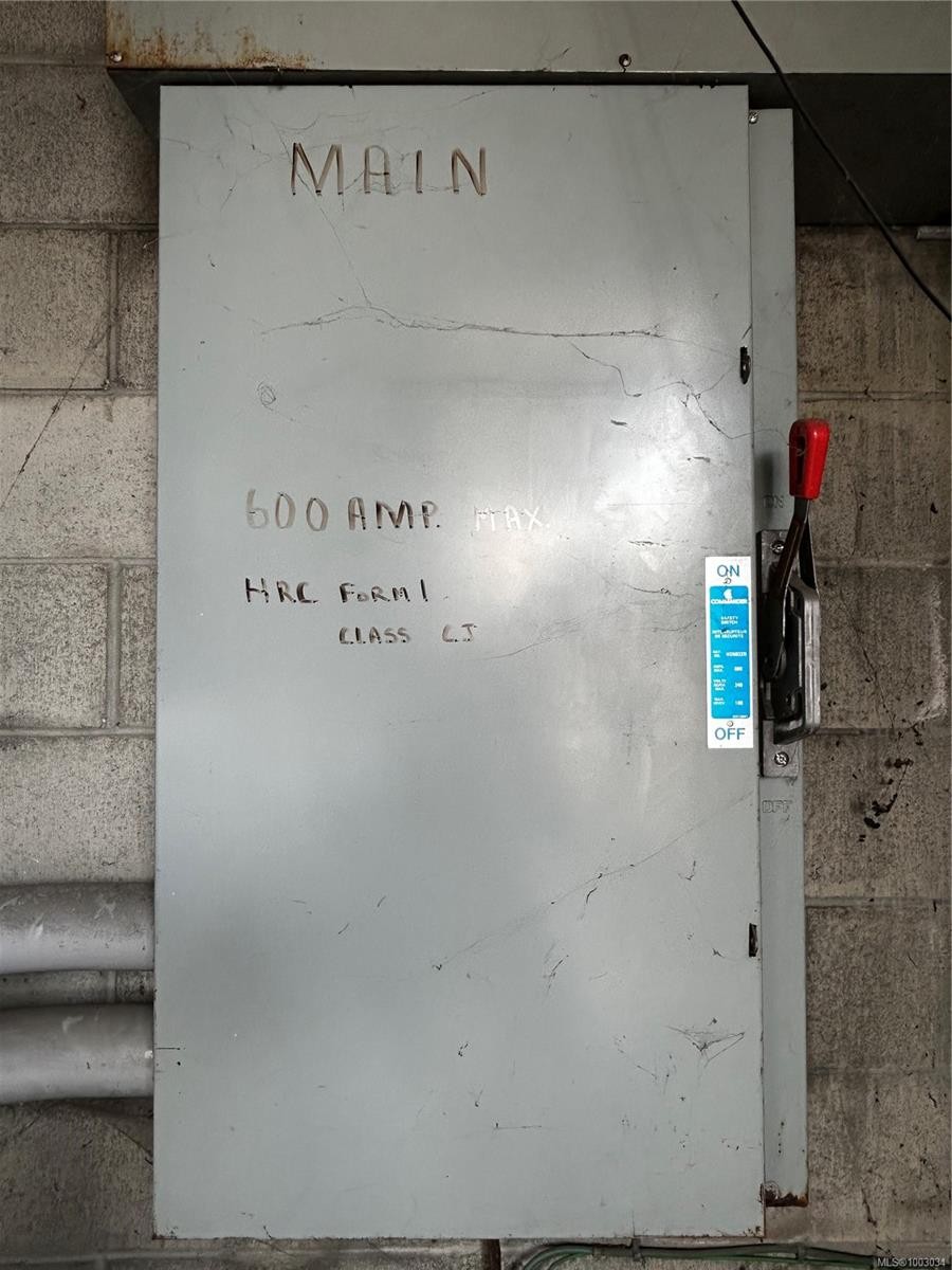 487 Burnside Rd East, Victoria, BC