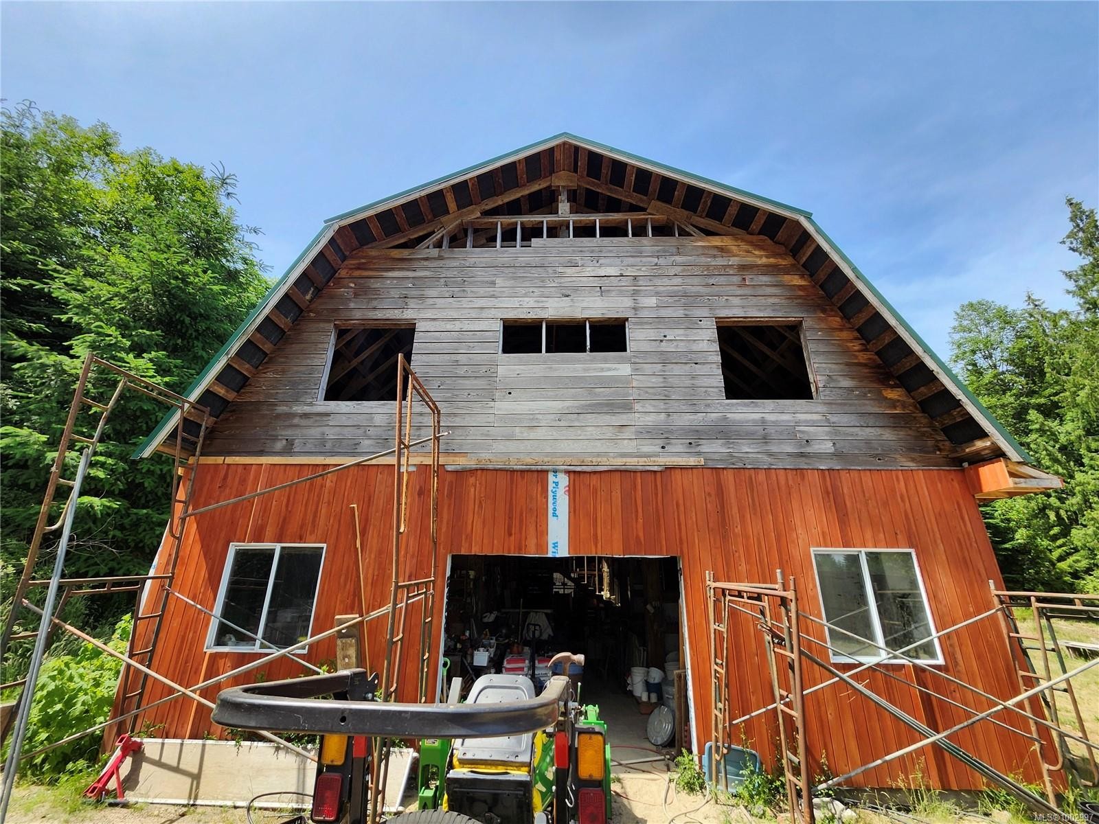 1075 Spider Lake Rd, Qualicum Beach, BC