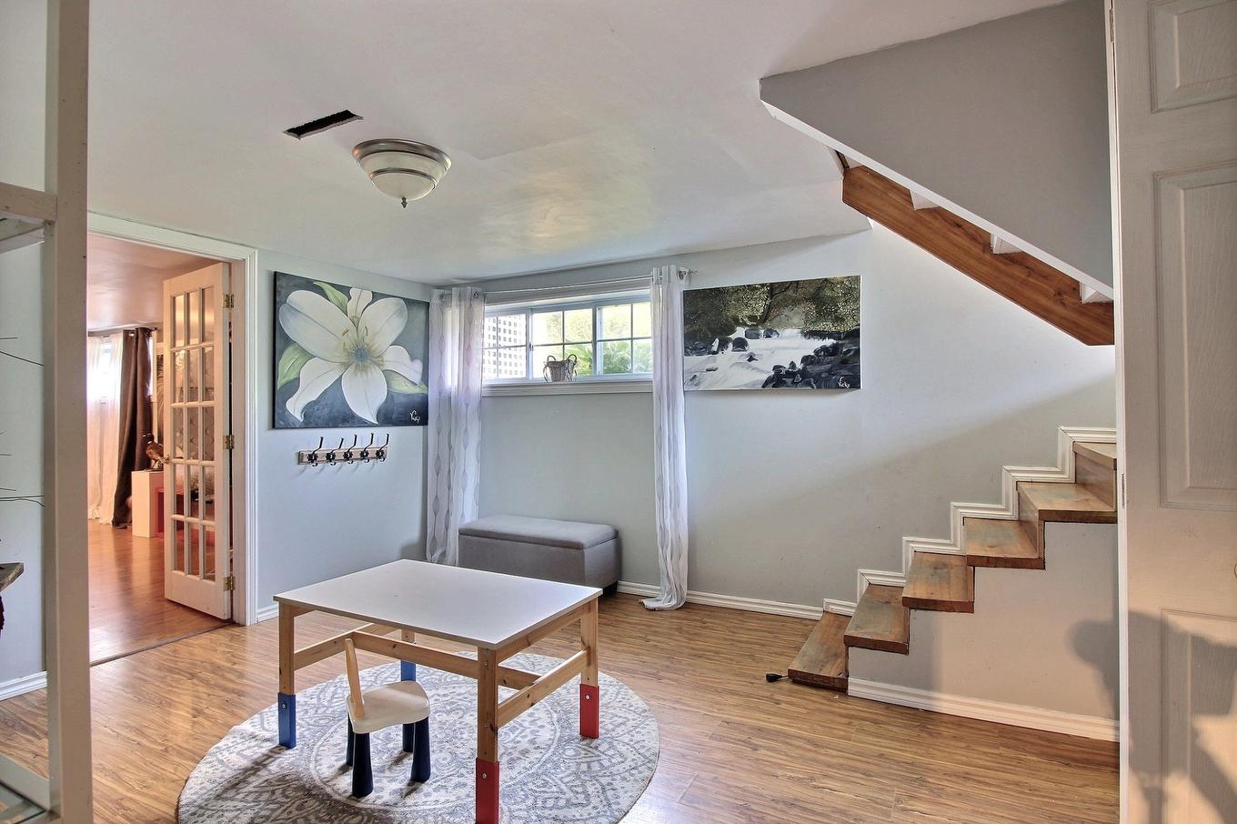 Salle familiale - 1725 Route Du Nord, Brownsburg-Chatham, QC - Indoor Photo Showing Other Room