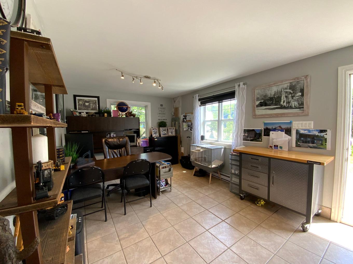 Bureau - 1725 Route Du Nord, Brownsburg-Chatham, QC - Indoor