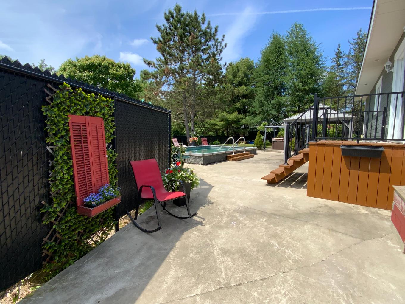 Cour - 1725 Route Du Nord, Brownsburg-Chatham, QC - Outdoor With Exterior