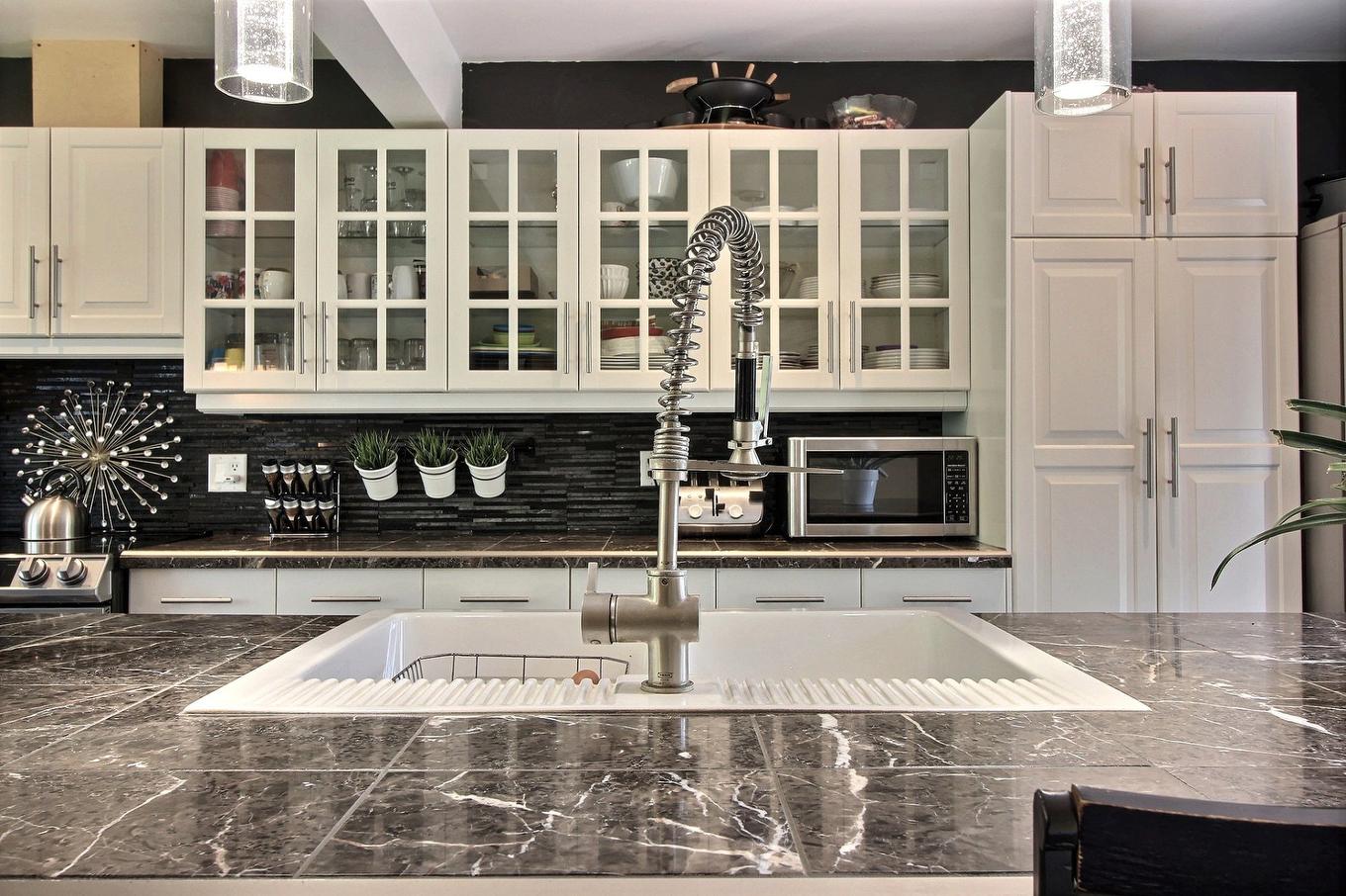 Cuisine - 1725 Route Du Nord, Brownsburg-Chatham, QC - Indoor Photo Showing Kitchen With Double Sink With Upgraded Kitchen