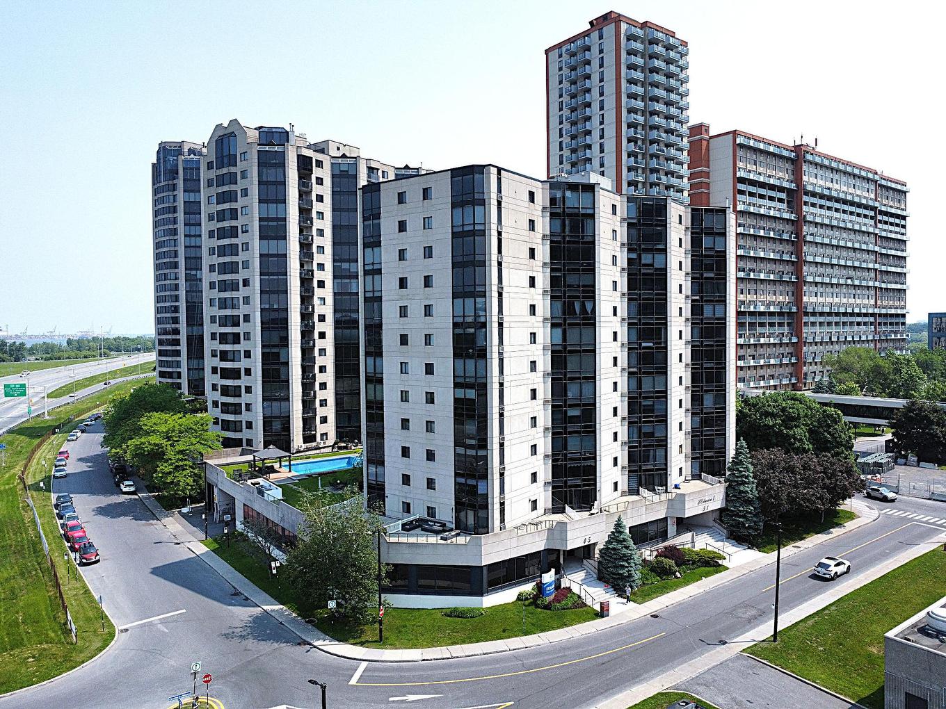Overall view - 104-45 Place Charles-Le Moyne, Longueuil (Le Vieux-Longueuil), QC - Outdoor With Facade