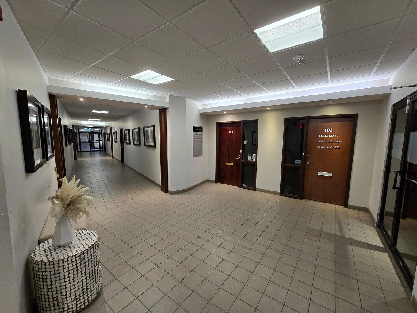 Hall - 104-45 Place Charles-Le Moyne, Longueuil (Le Vieux-Longueuil), QC - Indoor