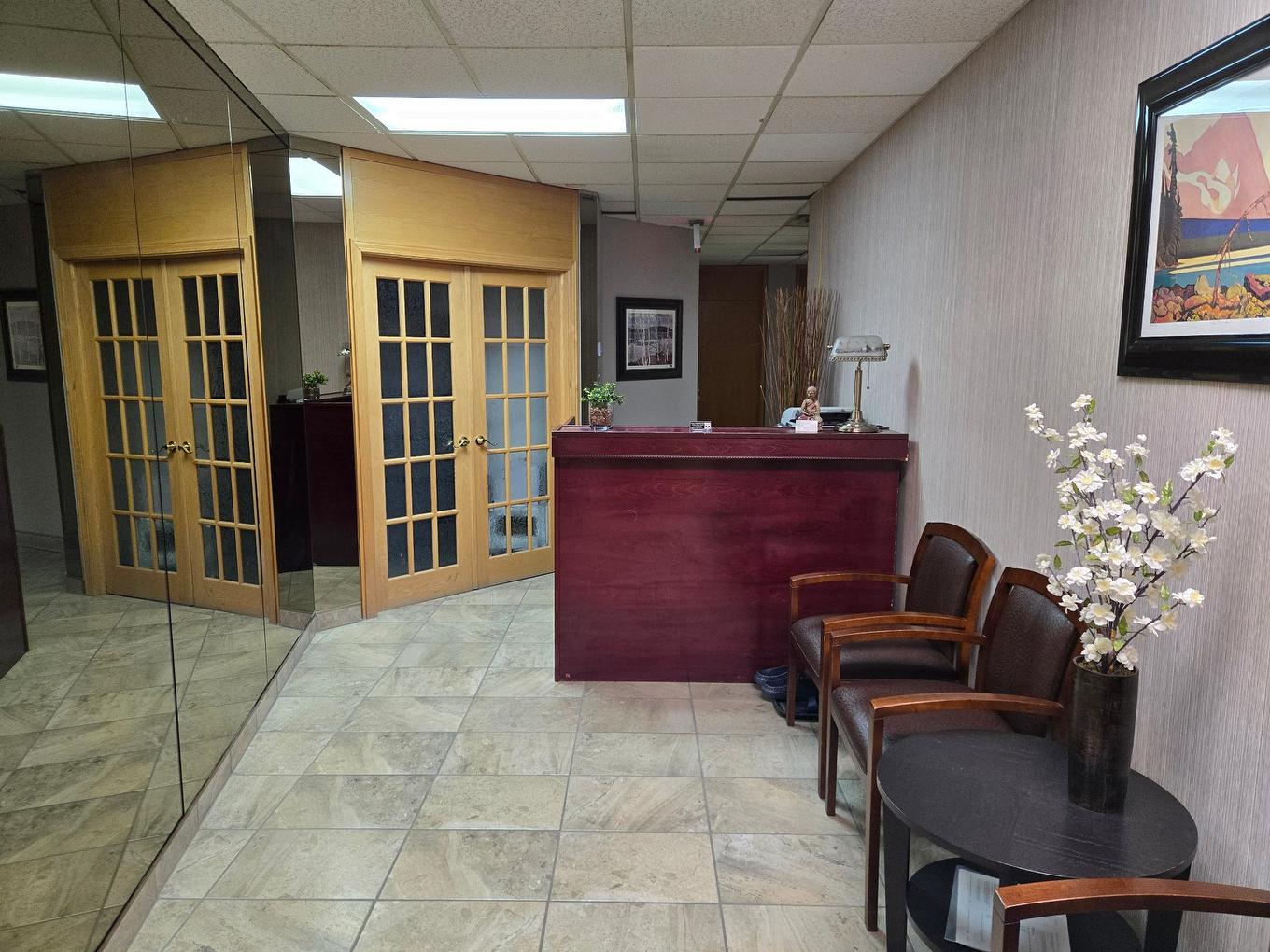 Reception area - 104-45 Place Charles-Le Moyne, Longueuil (Le Vieux-Longueuil), QC - Indoor