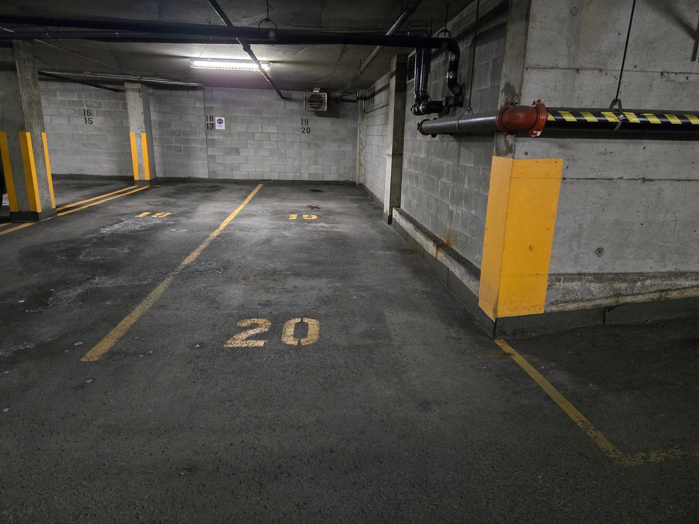 Parking - 104-45 Place Charles-Le Moyne, Longueuil (Le Vieux-Longueuil), QC - Indoor Photo Showing Garage