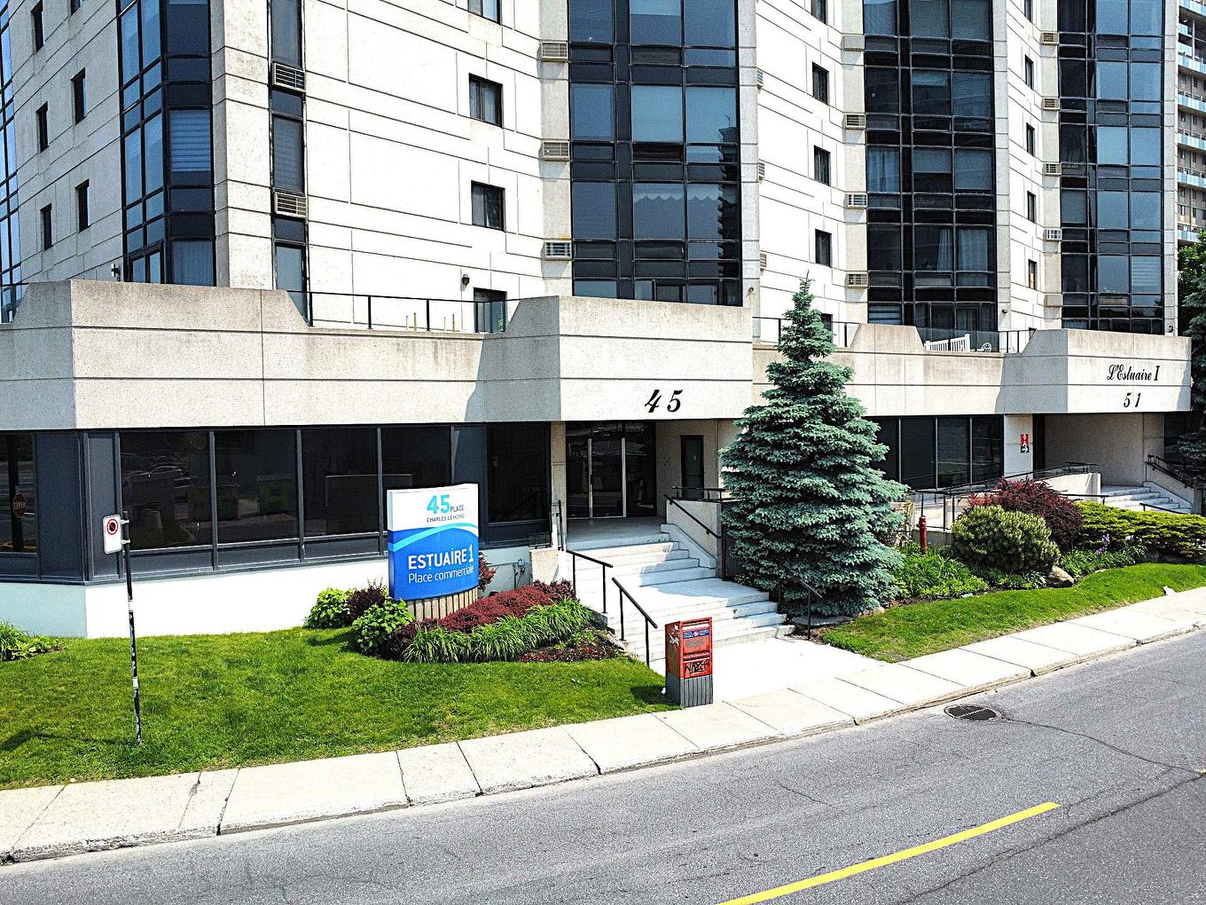 Exterior entrance - 104-45 Place Charles-Le Moyne, Longueuil (Le Vieux-Longueuil), QC - Outdoor With Facade