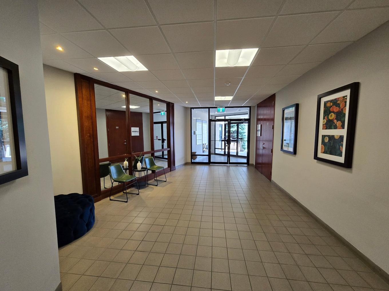 Hall - 104-45 Place Charles-Le Moyne, Longueuil (Le Vieux-Longueuil), QC - Indoor Photo Showing Other Room